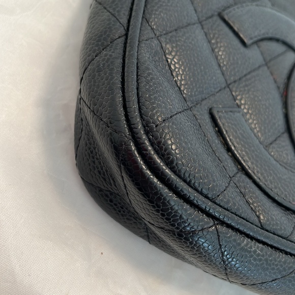 CHANEL Caviar Timeless Pochette - Picture 16 of 16